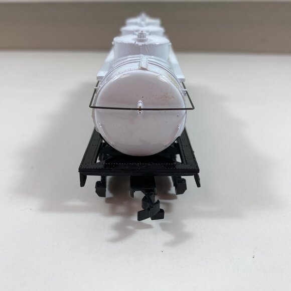Bachmann HO Scale Model Train 3 Dome Cyanamid Tank Car 43100139 White Black 6" - Picture 7 of 9